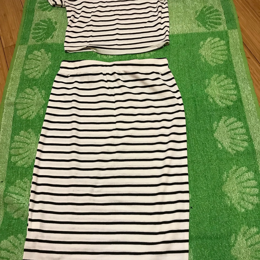 Two piece sets - Picture 4 of 6